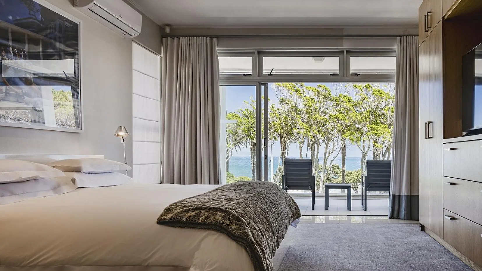 Blue Views Penthouse Beachfront Apartment With Pool 0*, Cape Town