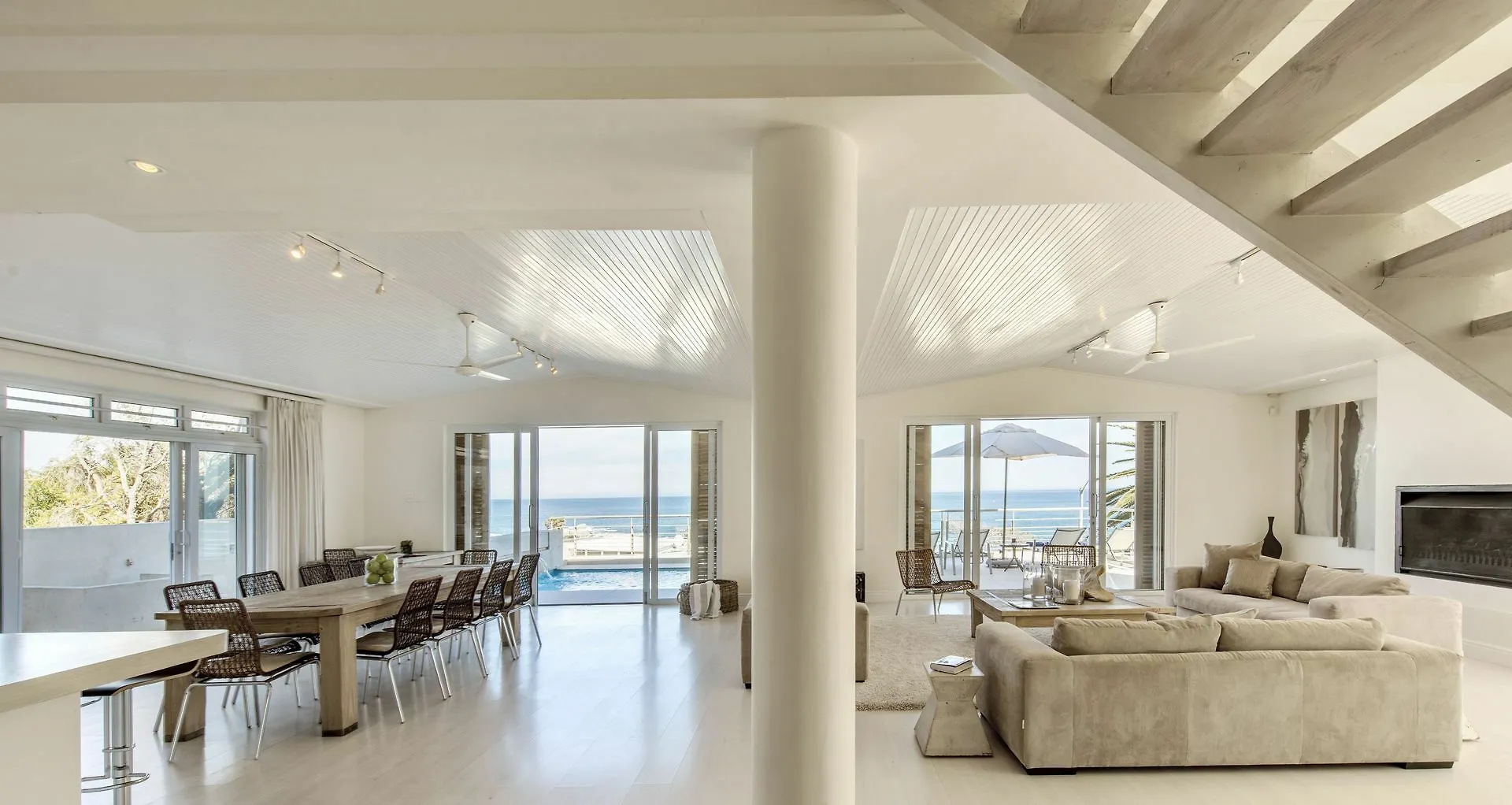 Blue Views Penthouse Beachfront Apartment With Pool