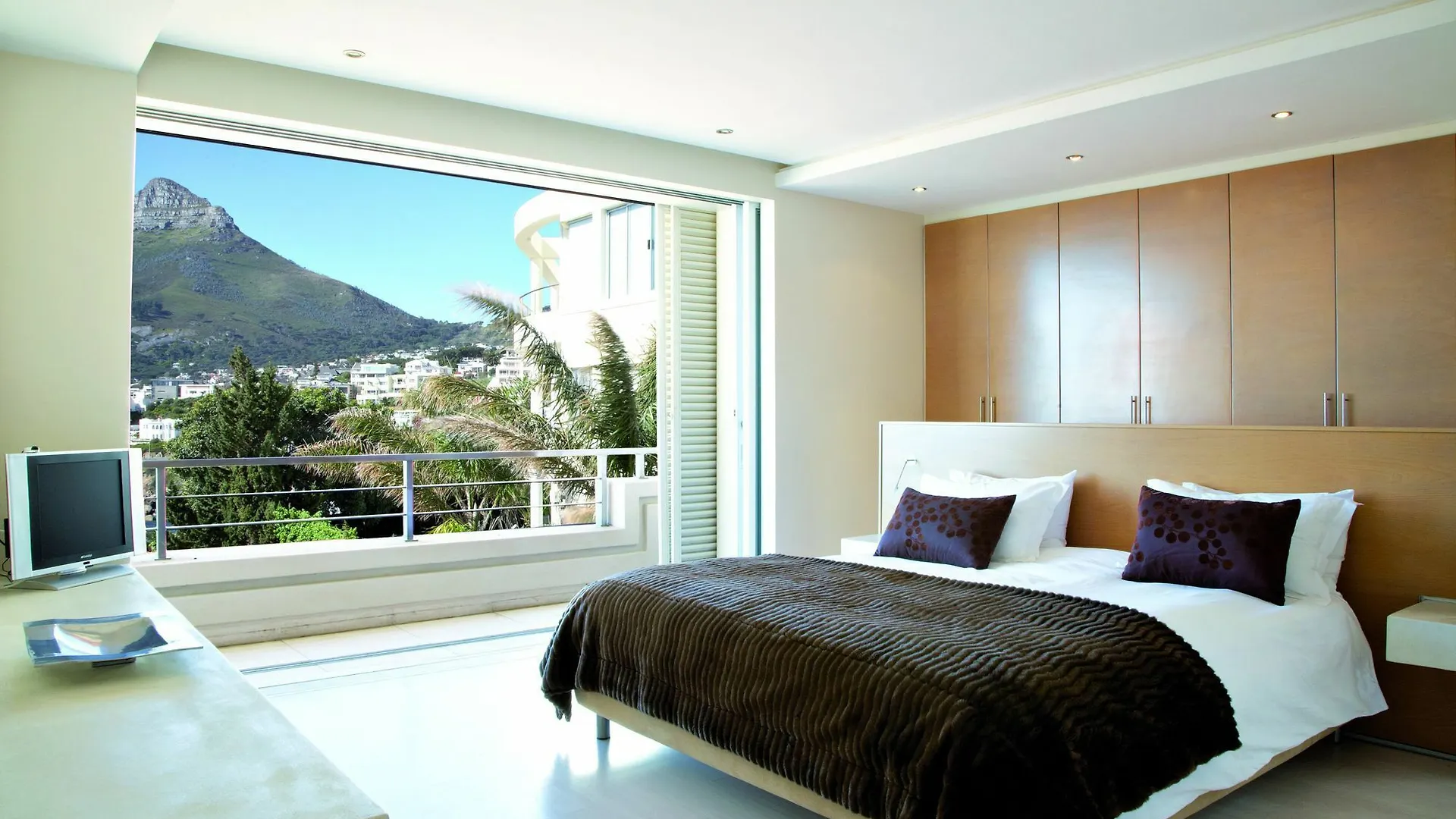 Blue Views Penthouse Beachfront Apartment With Pool Villa Cape Town