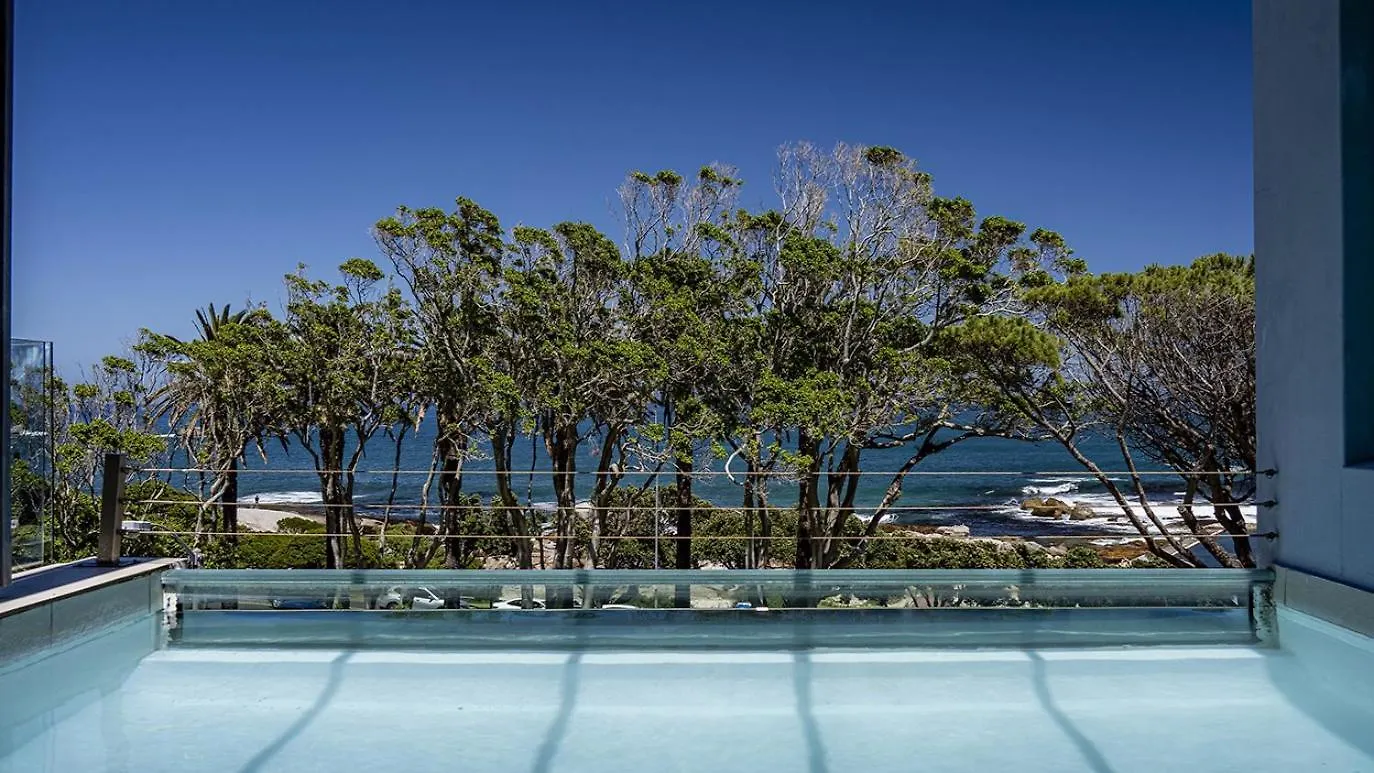 Blue Views Penthouse Beachfront Apartment With Pool location